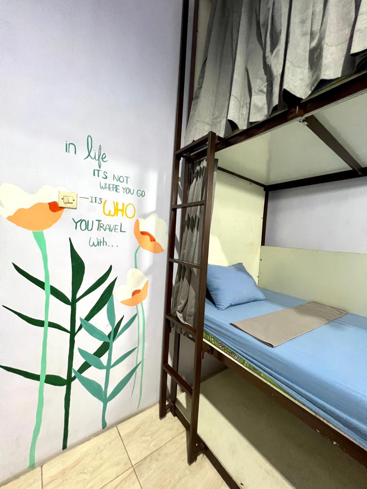 Mador Malang Dorm Hostel Exterior foto